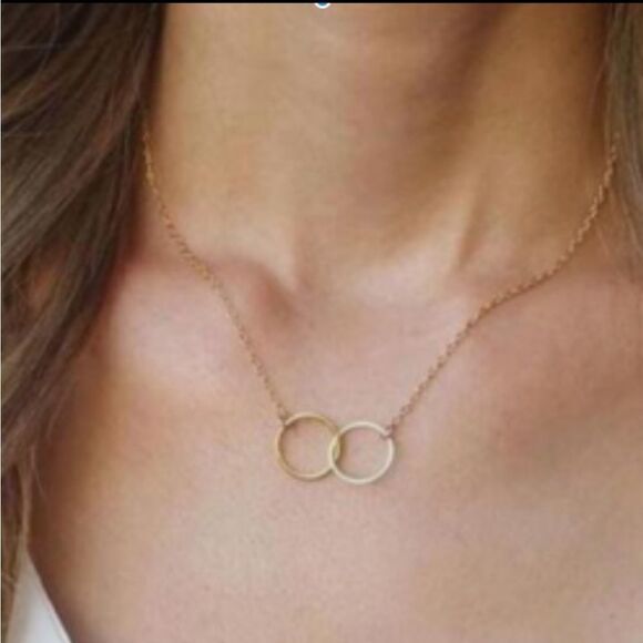 INTERTWINED CIRCLES NECKLACE  - Picture 1 of 7